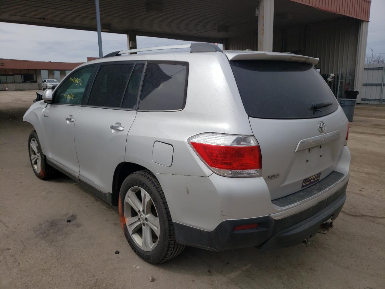Photo 3 from auction – 2013 TOYOTA HIGHLANDER with VIN 5TDDK3EH8DS259091