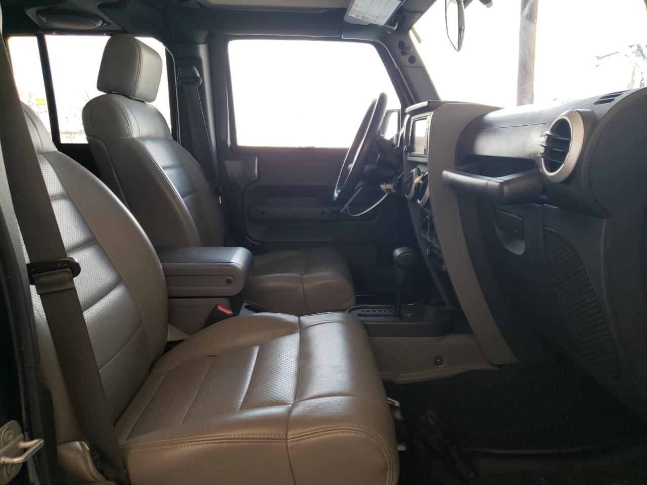 Photo 5 from auction – 2008 JEEP WRANGLER U with VIN 1J8GB59128L626458