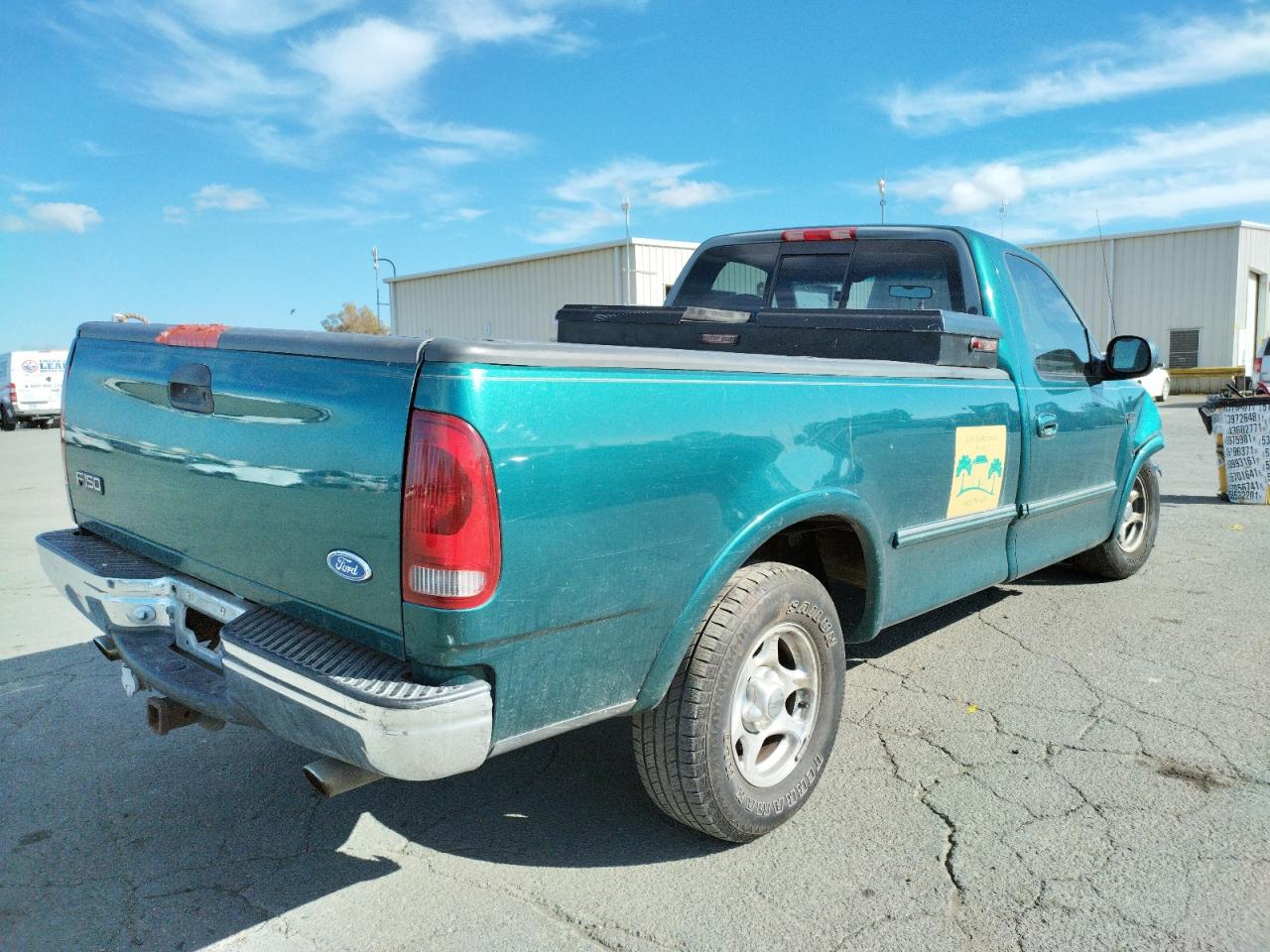 Photo 4 from auction – 1997 FORD F150 with VIN 1FTDF18W0VLB54633