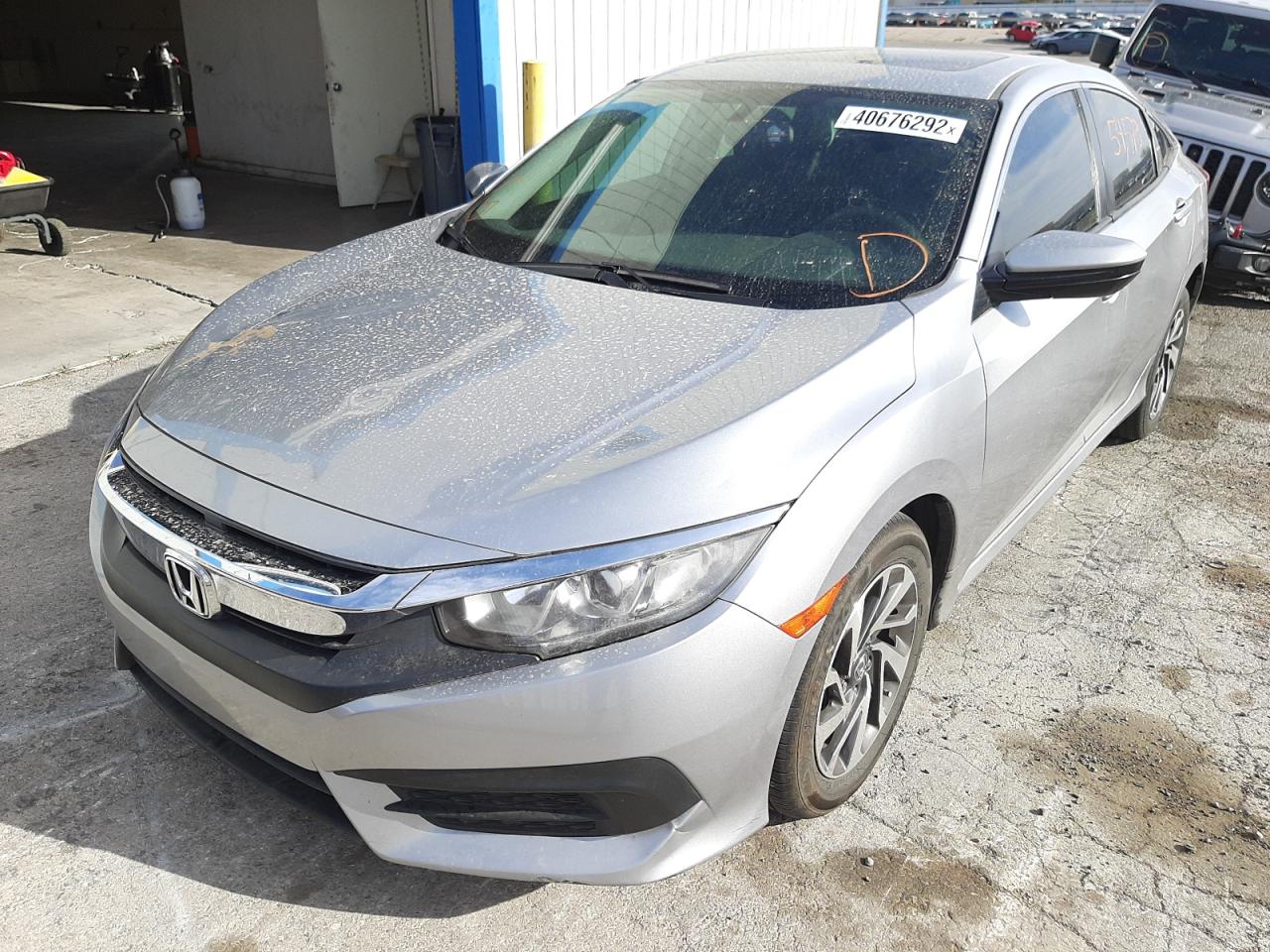 Zdjęcie 2 z aukcji – 2017 HONDA CIVIC EX z VIN 19XFC2F72HE019783