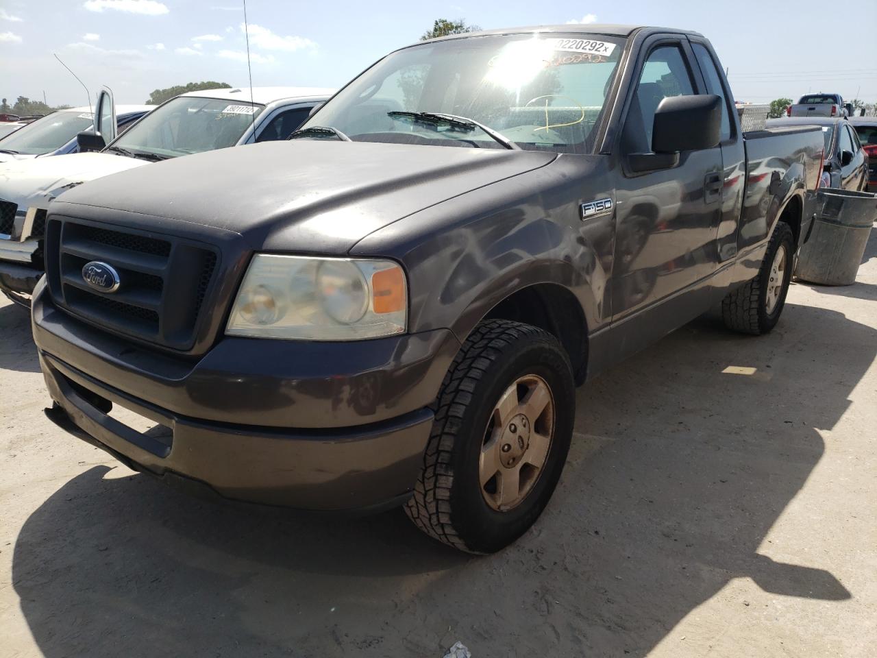 Photo 2 from auction – 2006 FORD F150 with VIN 1FTRF12256NA28401