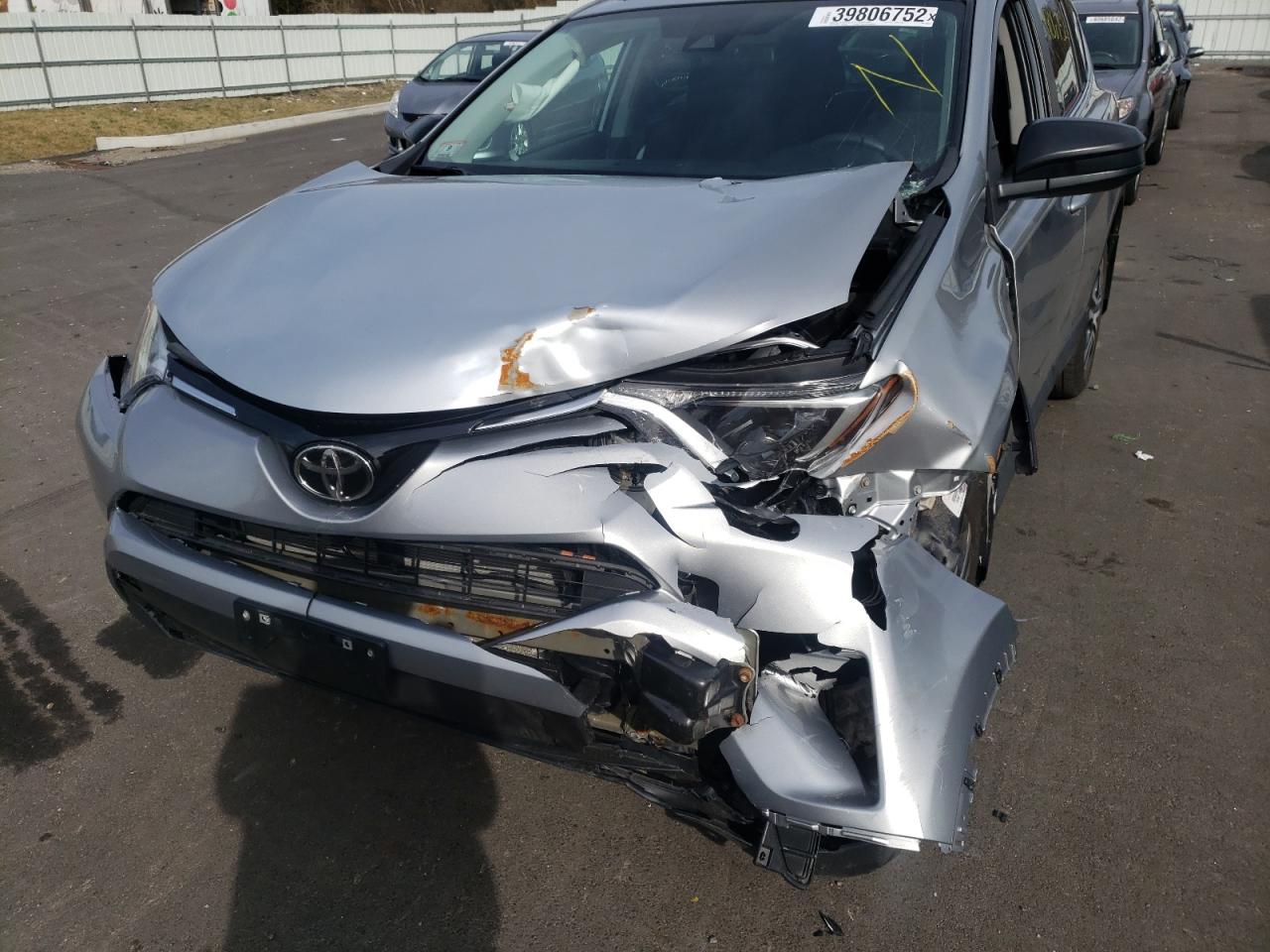 Photo 9 from auction – 2017 TOYOTA RAV4 LE with VIN 2T3BFREV3HW603273