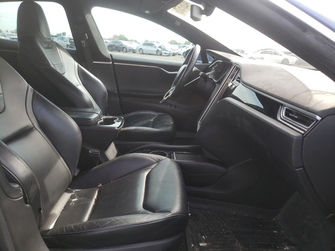 Photo 5 from auction – 2015 TESLA MODEL S with VIN 5YJSA1E20FF112443