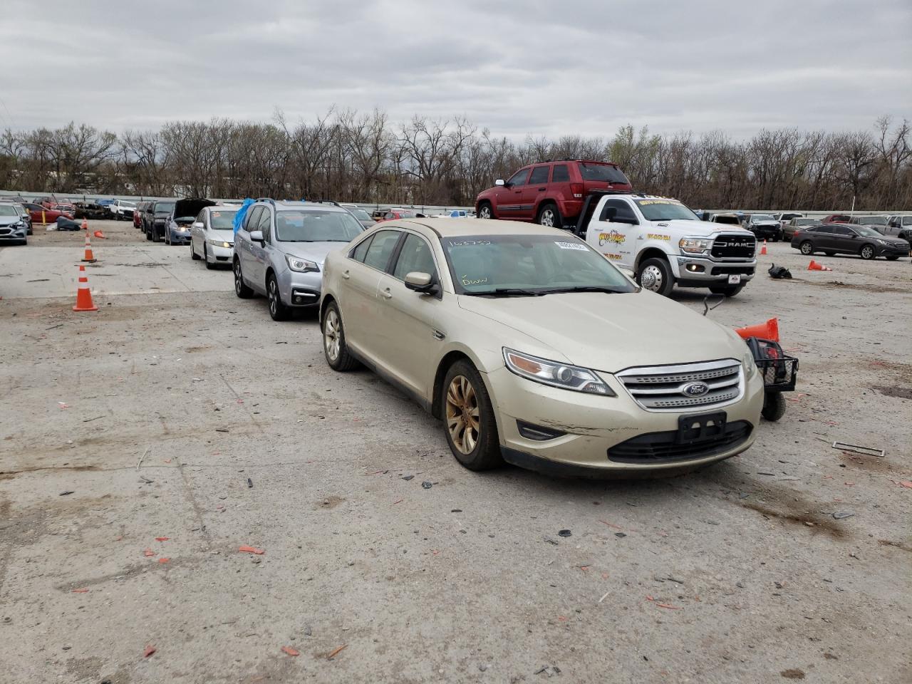 FORD TAURUS SEL 2010 with VIN 1FAHP2EW7AG163752 - Photo from auction