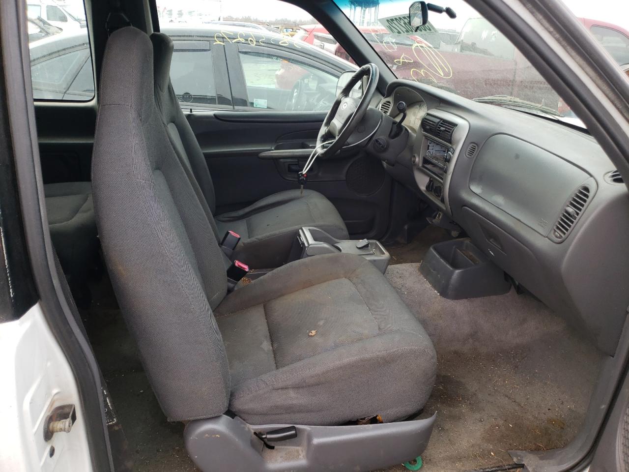 Photo 5 from auction – 2001 FORD EXPLORER S with VIN 1FMYU60E91UC68217
