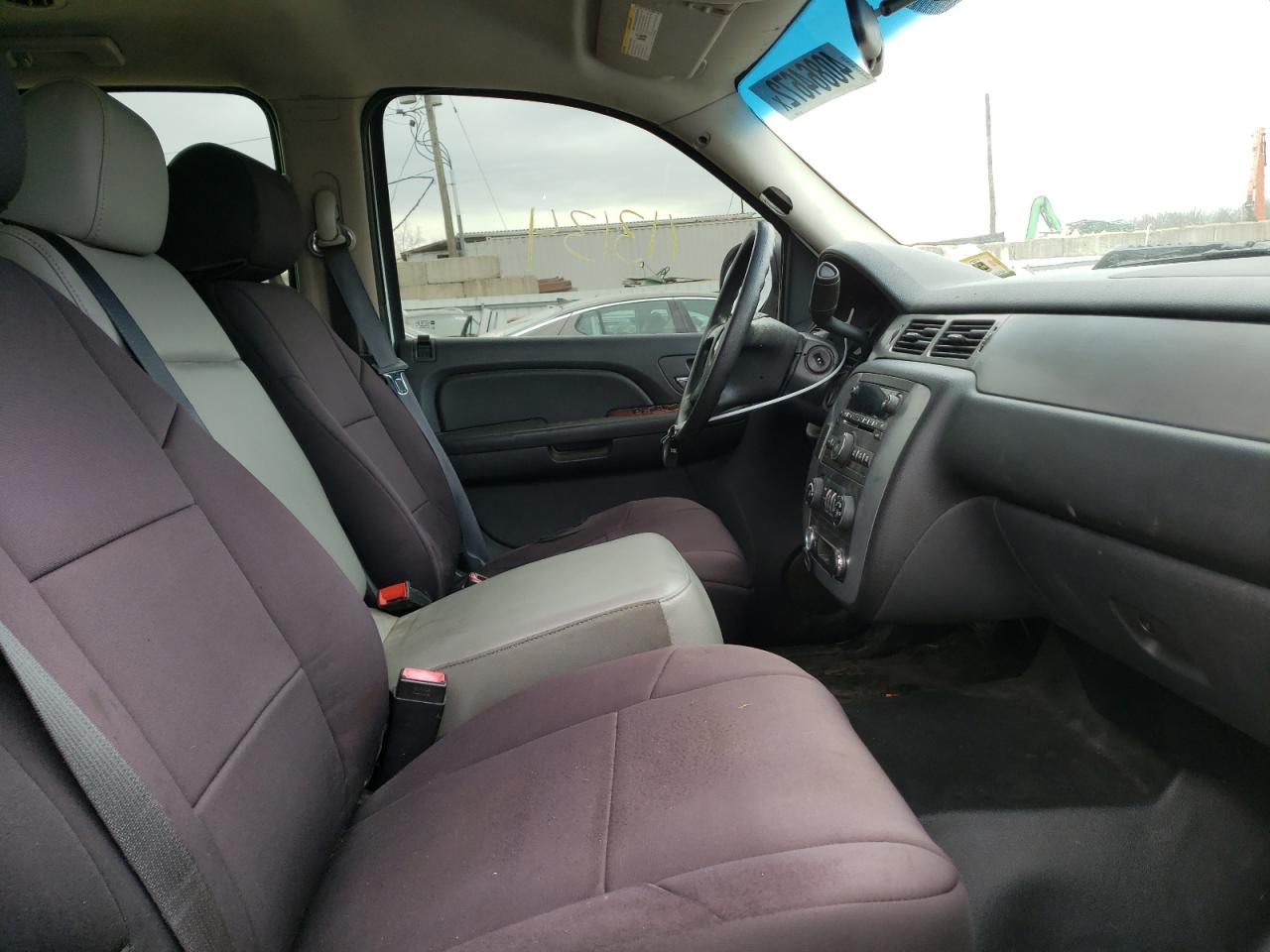 Photo 5 from auction – 2011 CHEVROLET TAHOE POLI with VIN 1GNLC2E06BR132467