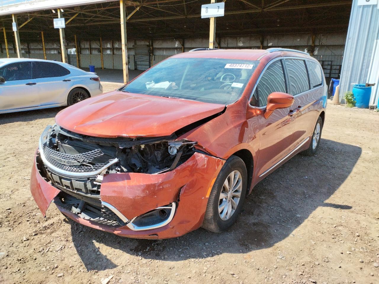 Photo 2 from auction – 2018 CHRYSLER PACIFICA T with VIN 2C4RC1BG7JR309745