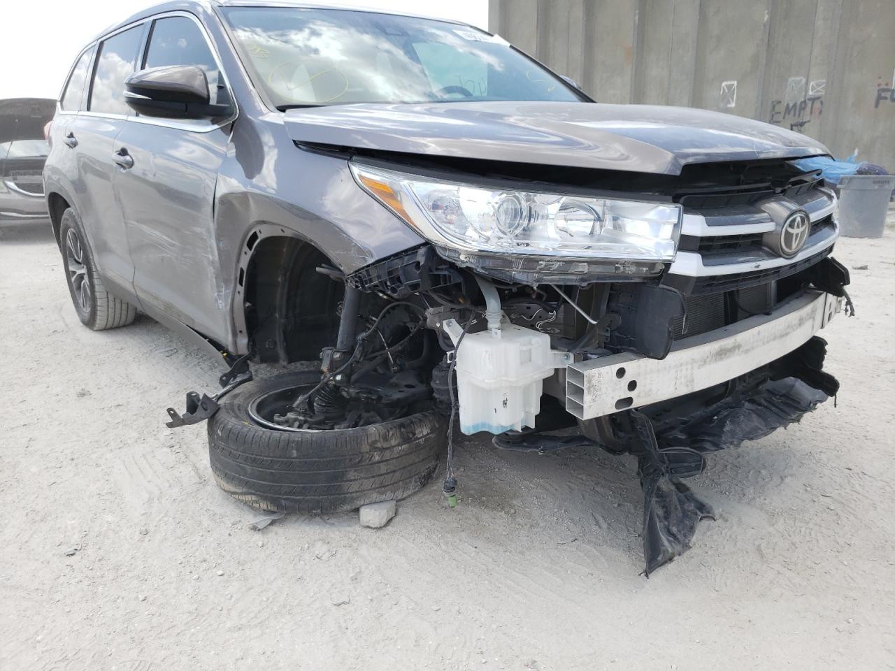 Photo 9 from auction – 2019 TOYOTA HIGHLANDER with VIN 5TDZARFH3KS061445