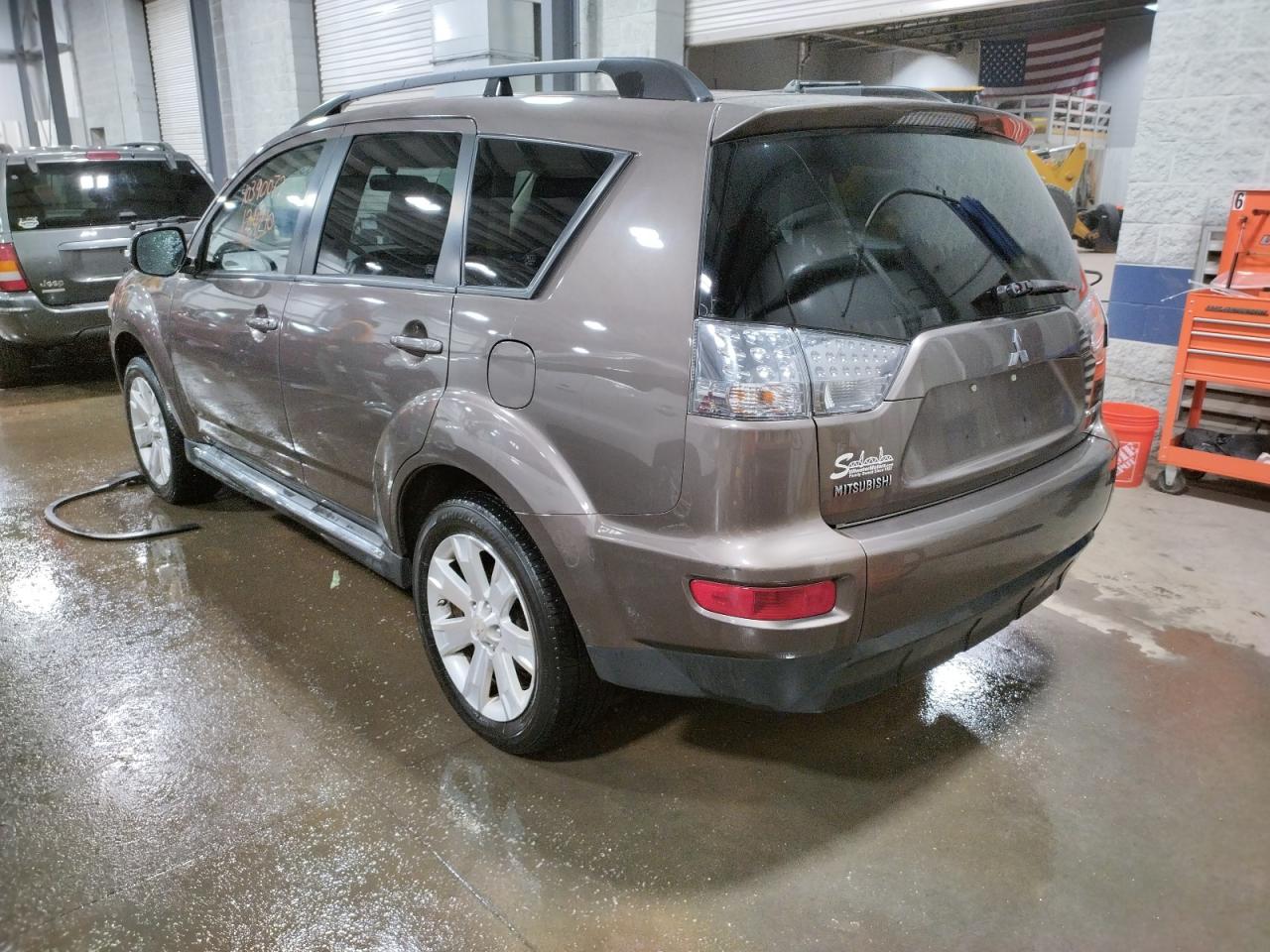 Photo 3 from auction – 2013 MITSUBISHI OUTLANDER with VIN JA4JT3AW3DU019781