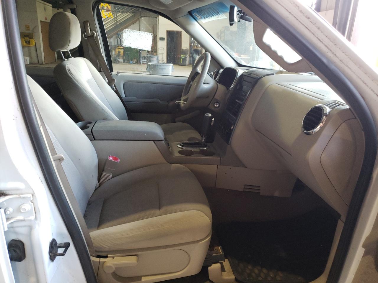 Photo 5 from auction – 2007 FORD EXPLORER X with VIN 1FMEU73E67UB84675