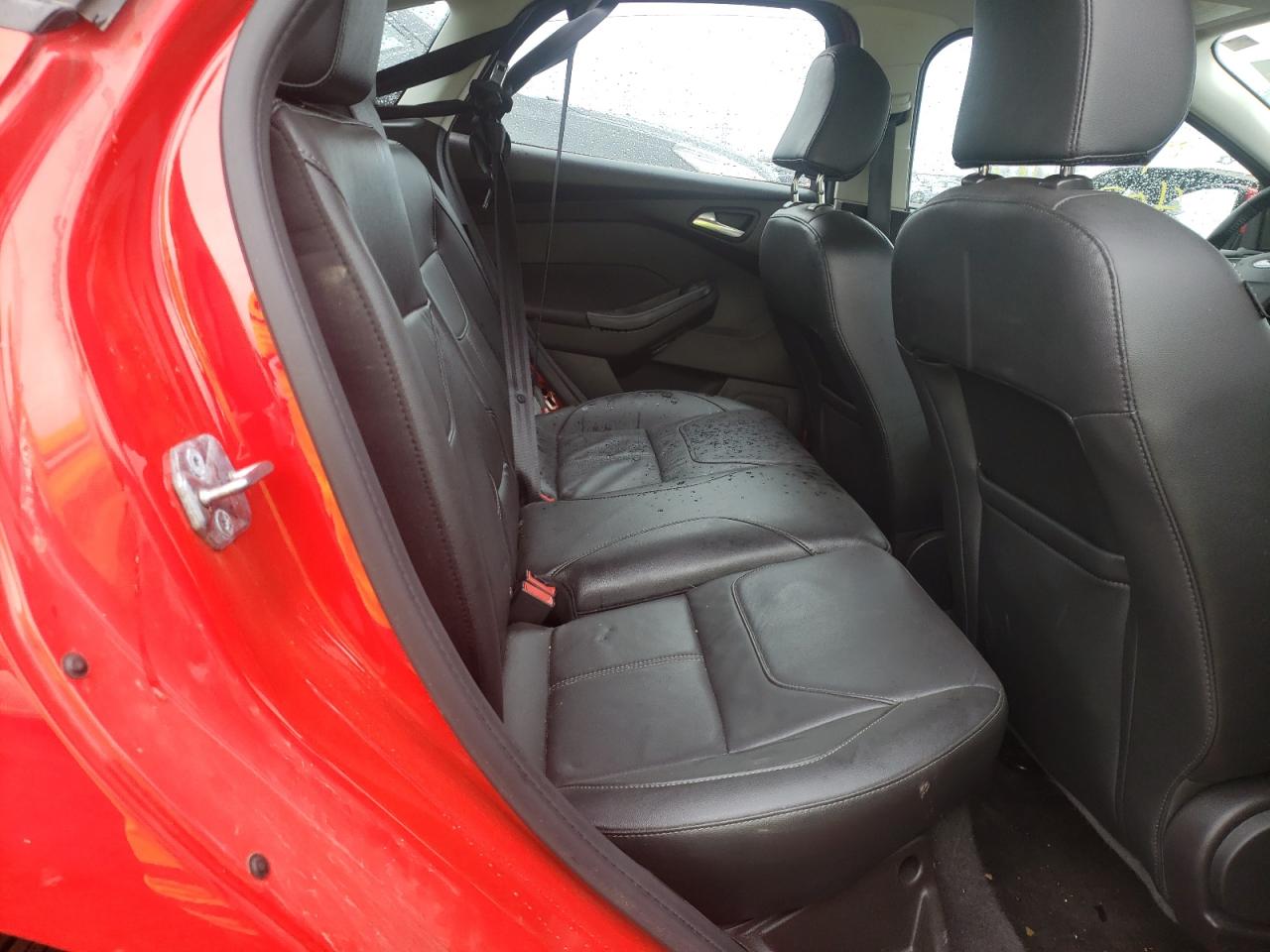 Photo 6 from auction – 2016 FORD FOCUS SE with VIN 1FADP3K21GL311612