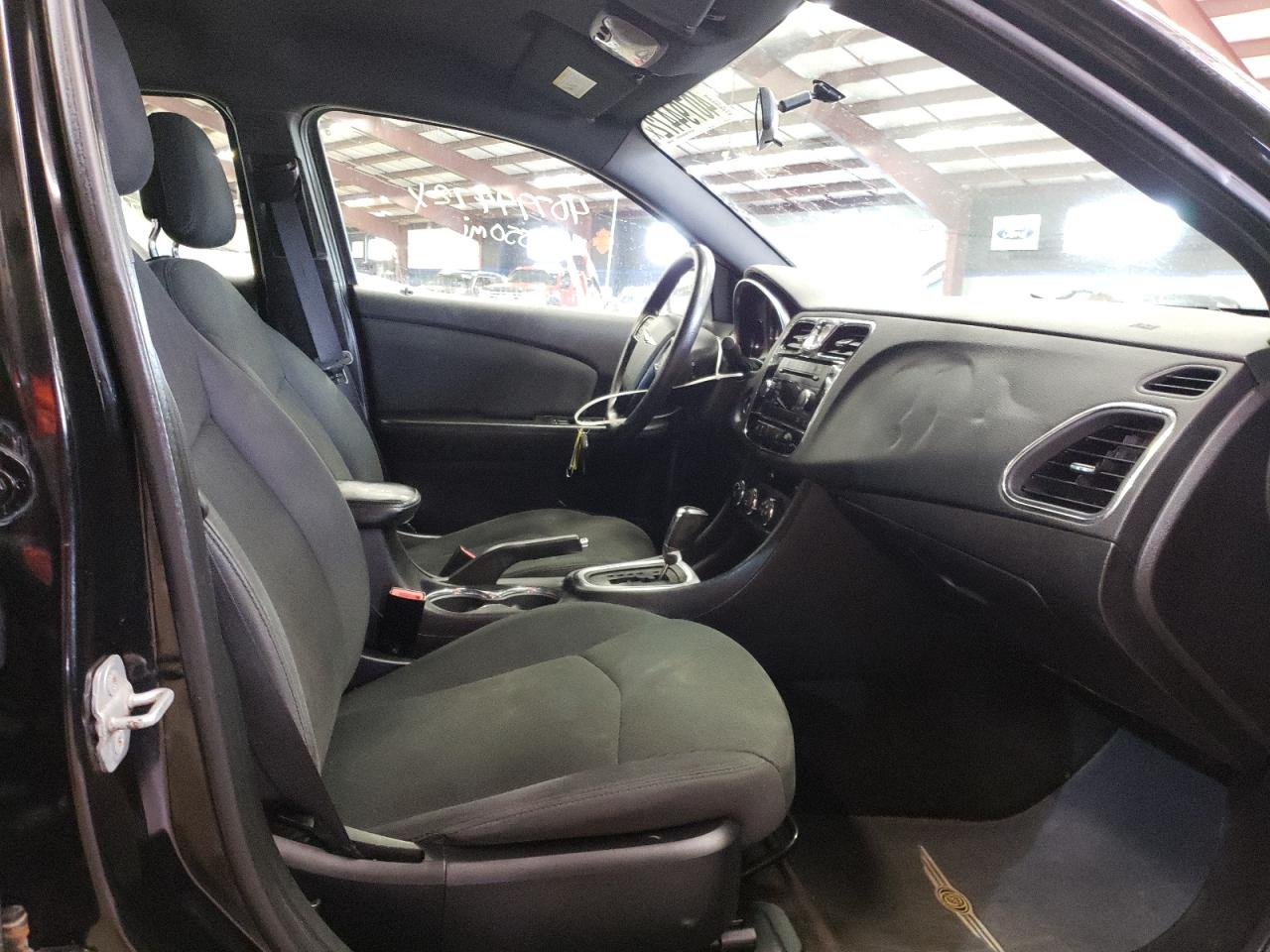 Photo 5 from auction – 2011 CHRYSLER 200 LX with VIN 1C3BC4FB6BN566688