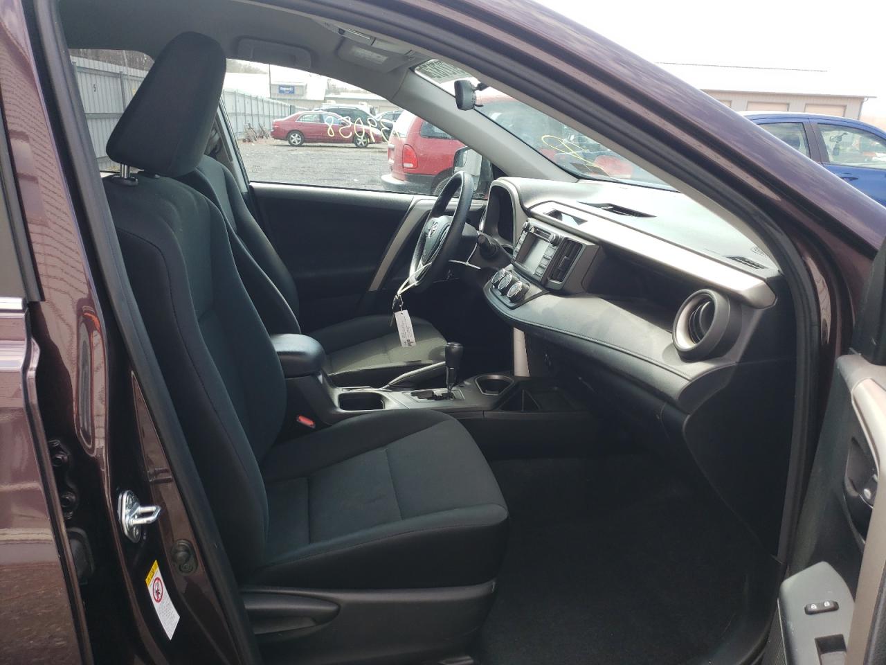 Photo 5 from auction – 2016 TOYOTA RAV4 LE with VIN 2T3BFREV0GW430519