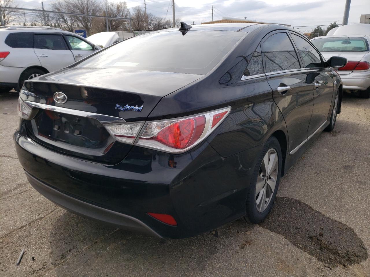 Photo 4 from auction – 2012 HYUNDAI SONATA HYB with VIN KMHEC4A45CA058640