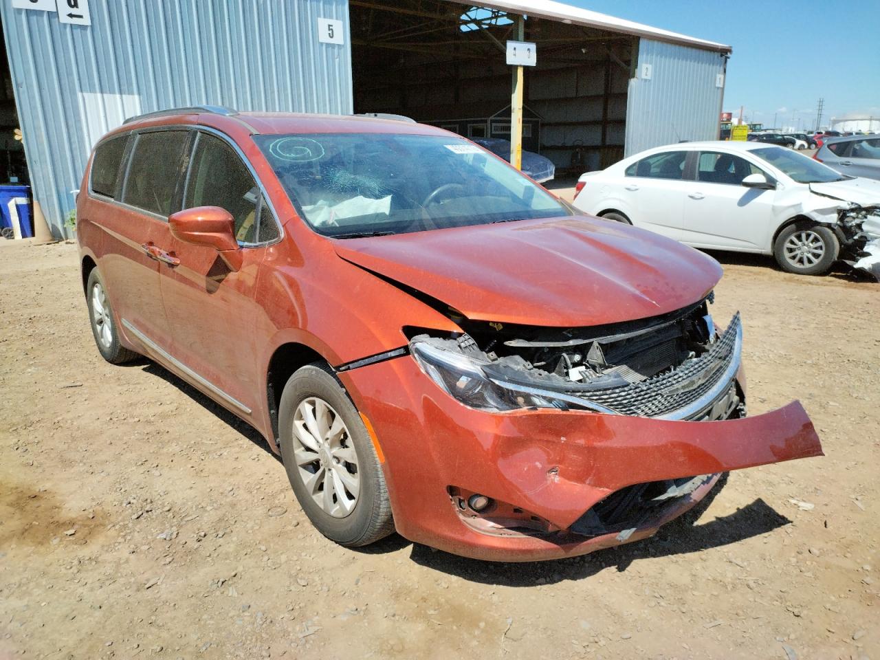 CHRYSLER PACIFICA T 2018 with VIN 2C4RC1BG7JR309745 - Photo from auction