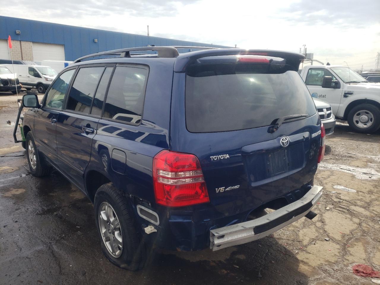 Photo 3 from auction – 2004 TOYOTA HIGHLANDER with VIN JTEEP21A240009515