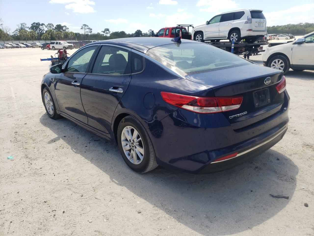 Photo 3 from auction – 2018 KIA OPTIMA LX with VIN 5XXGT4L30JG223335