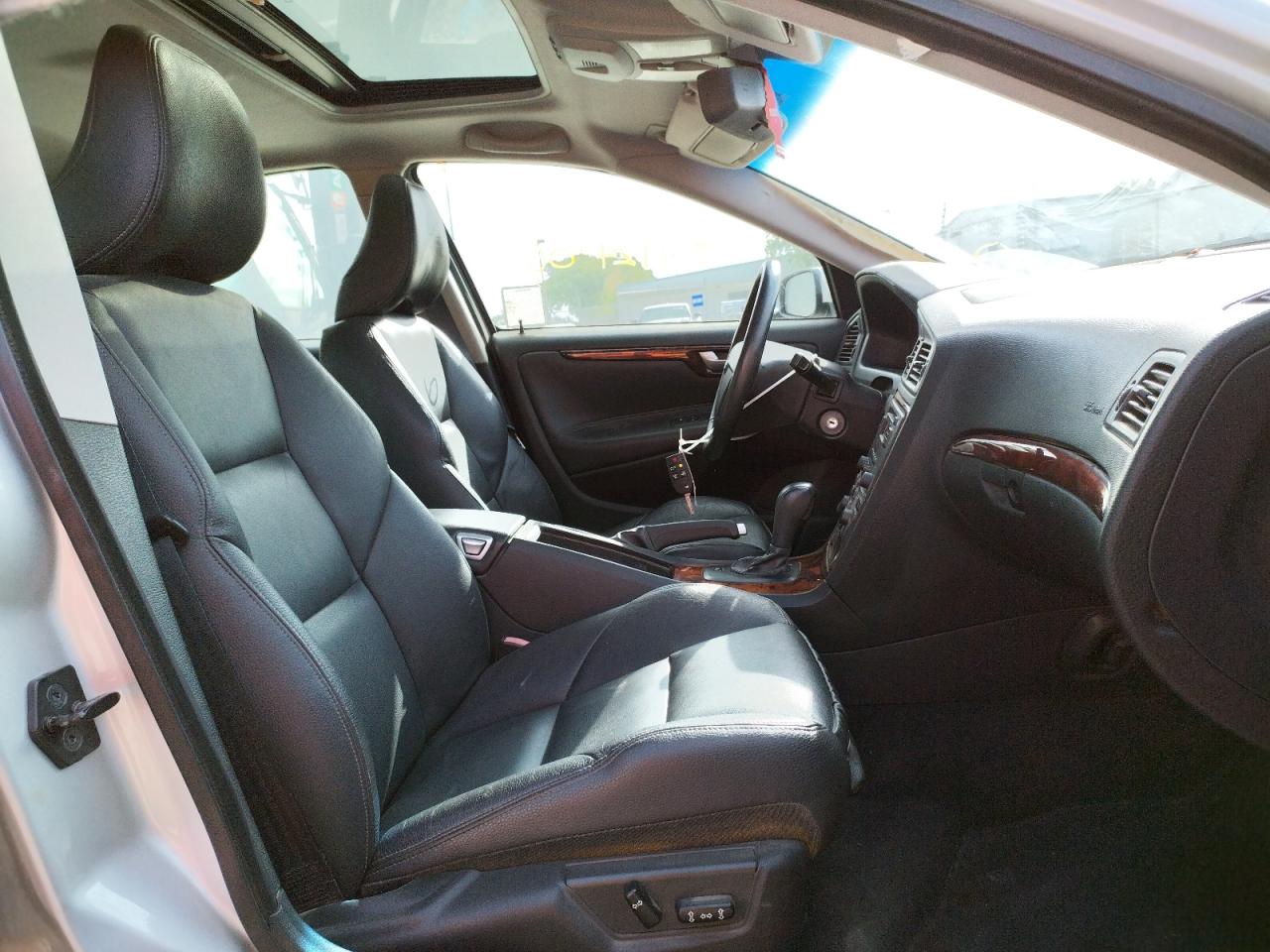 Photo 5 from auction – 2006 VOLVO S60 2.5T with VIN YV1RS592262525894