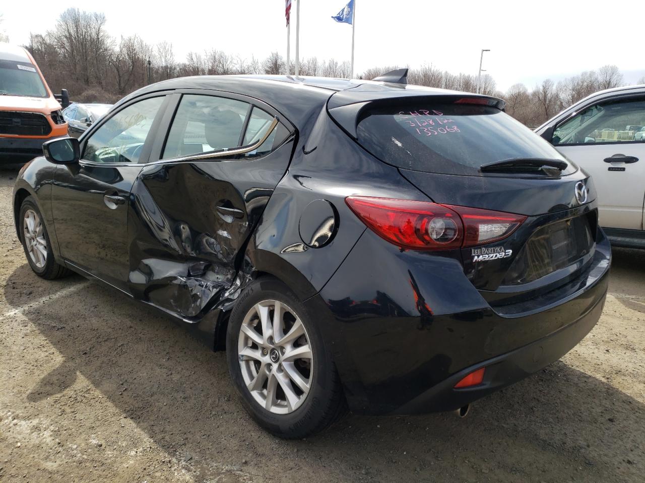 Photo 3 from auction – 2016 MAZDA 3 TOURING with VIN JM1BM1M74G1329525