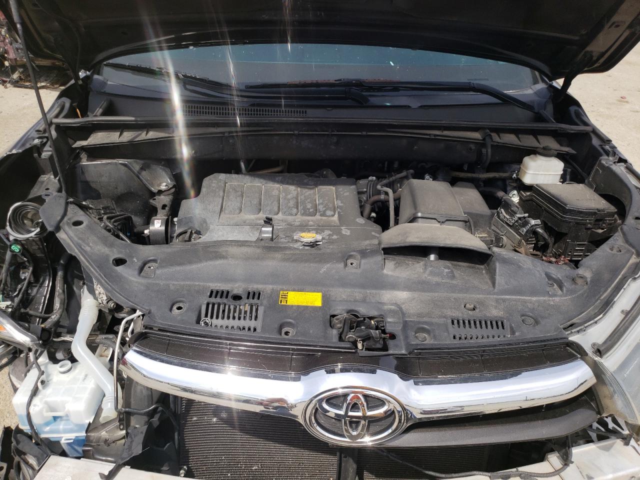 Photo 7 from auction – 2014 TOYOTA HIGHLANDER with VIN 5TDYKRFH6ES025228