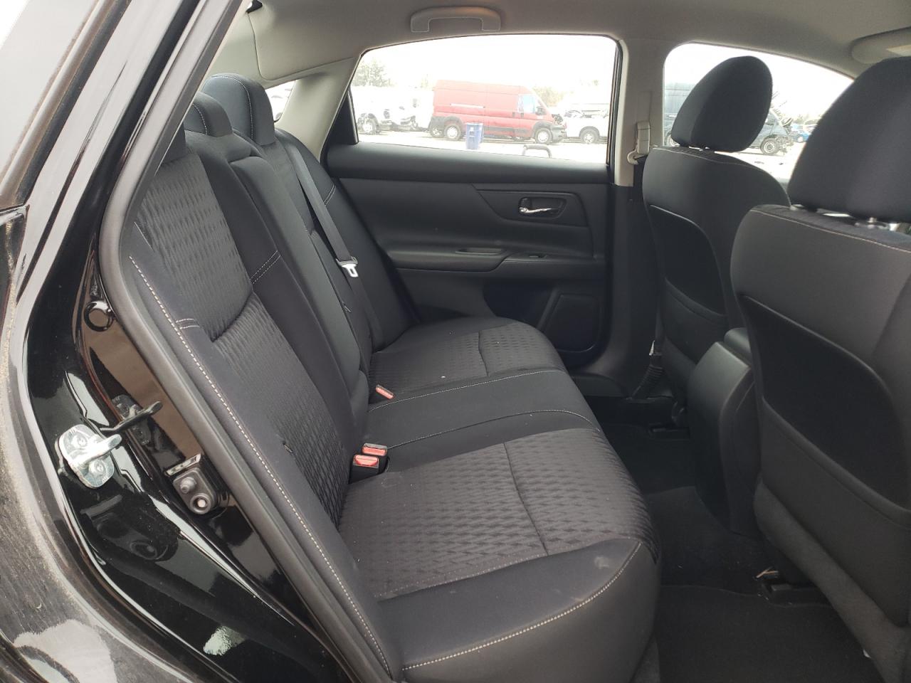 Photo 6 from auction – 2017 NISSAN ALTIMA 2.5 with VIN 1N4AL3AP4HN358036