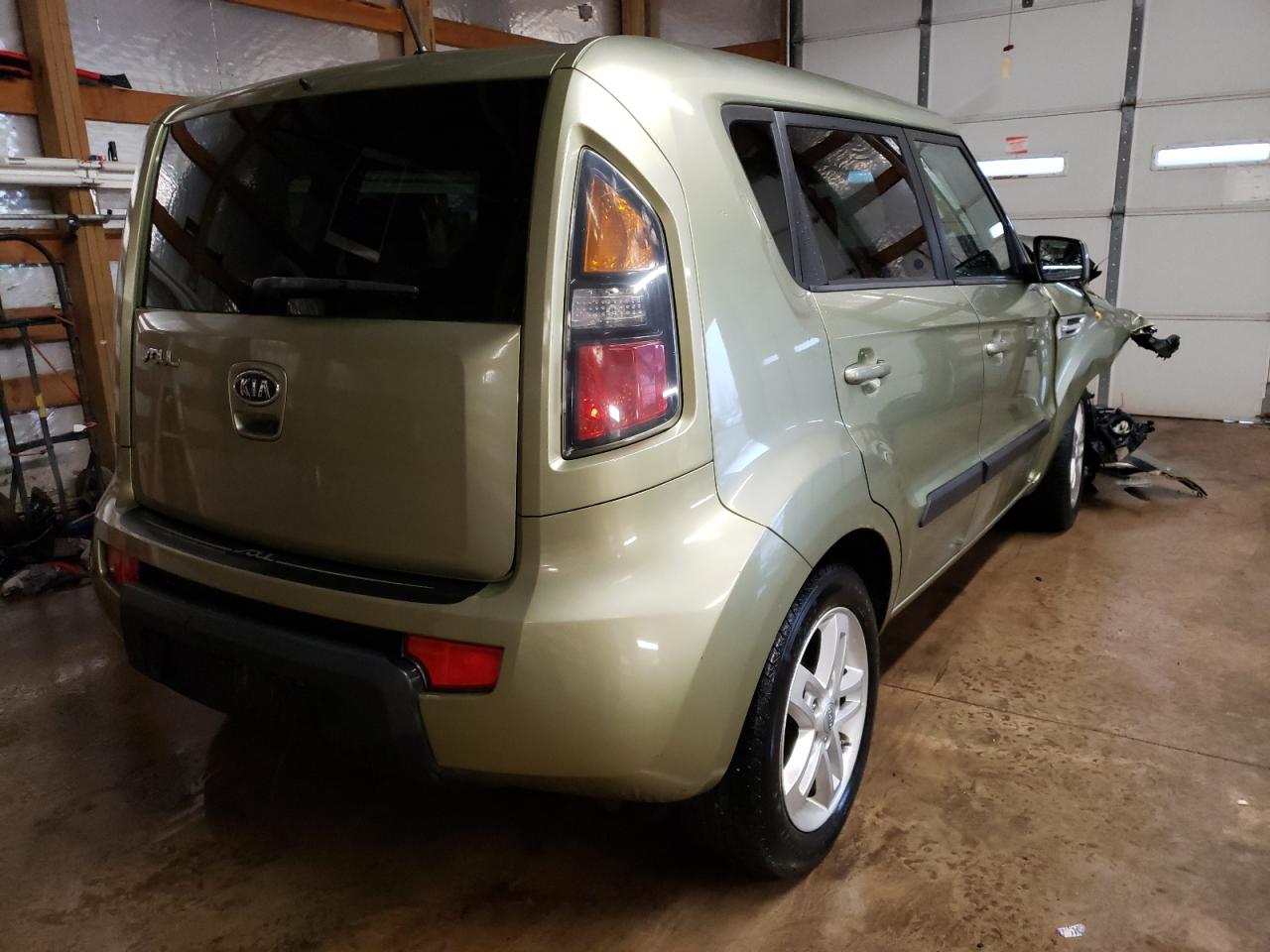 Фото 4 с аукциона – 2011 KIA SOUL с VIN KNDJT2A20B7216335