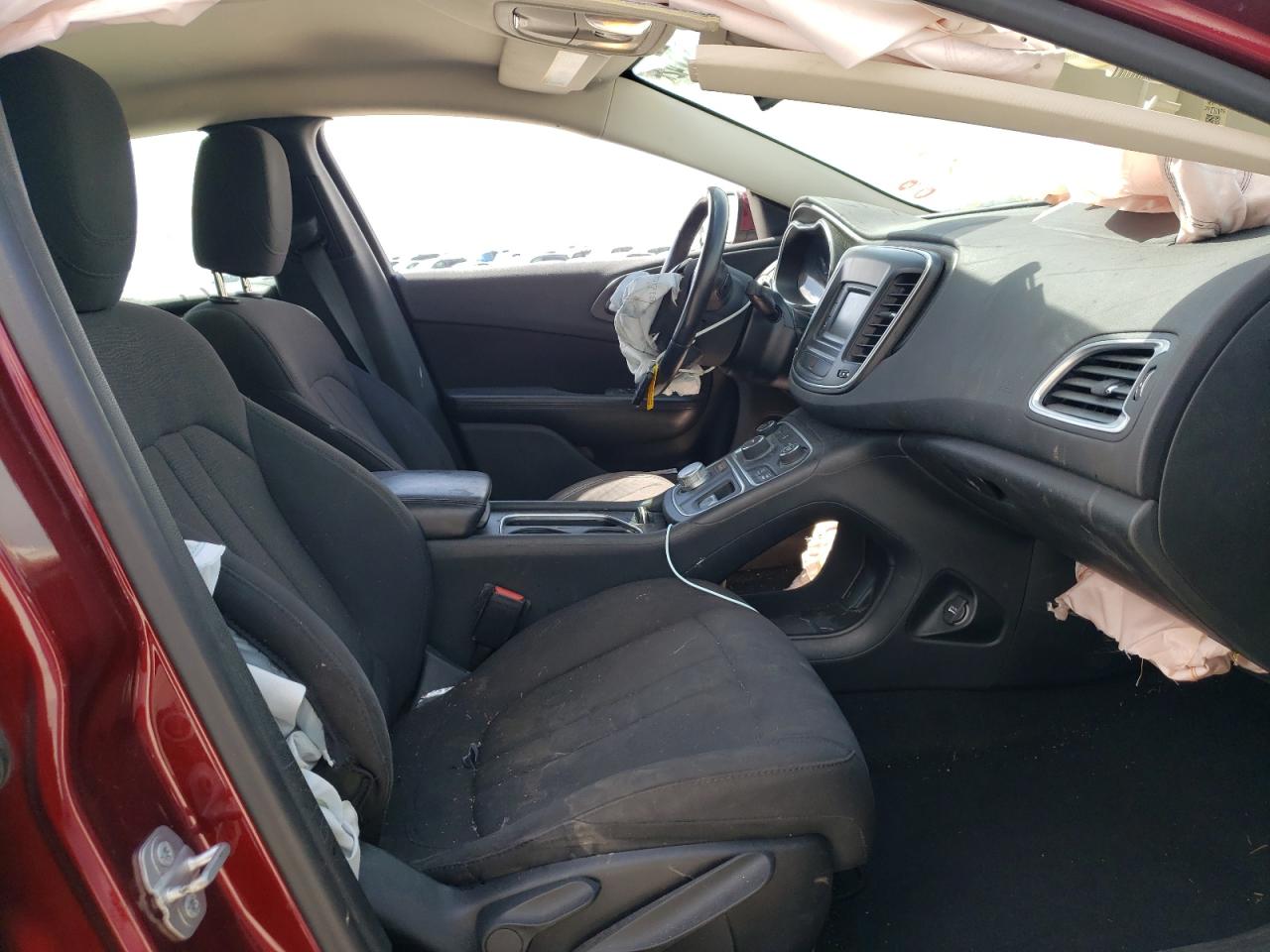 Photo 5 from auction – 2015 CHRYSLER 200 LIMITE with VIN 1C3CCCAB4FN695668