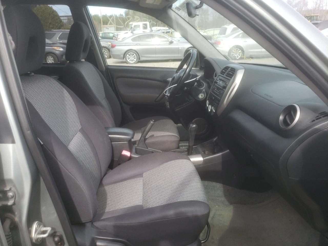 Photo 5 from auction – 2004 TOYOTA RAV4 with VIN JTEHD20V640026554