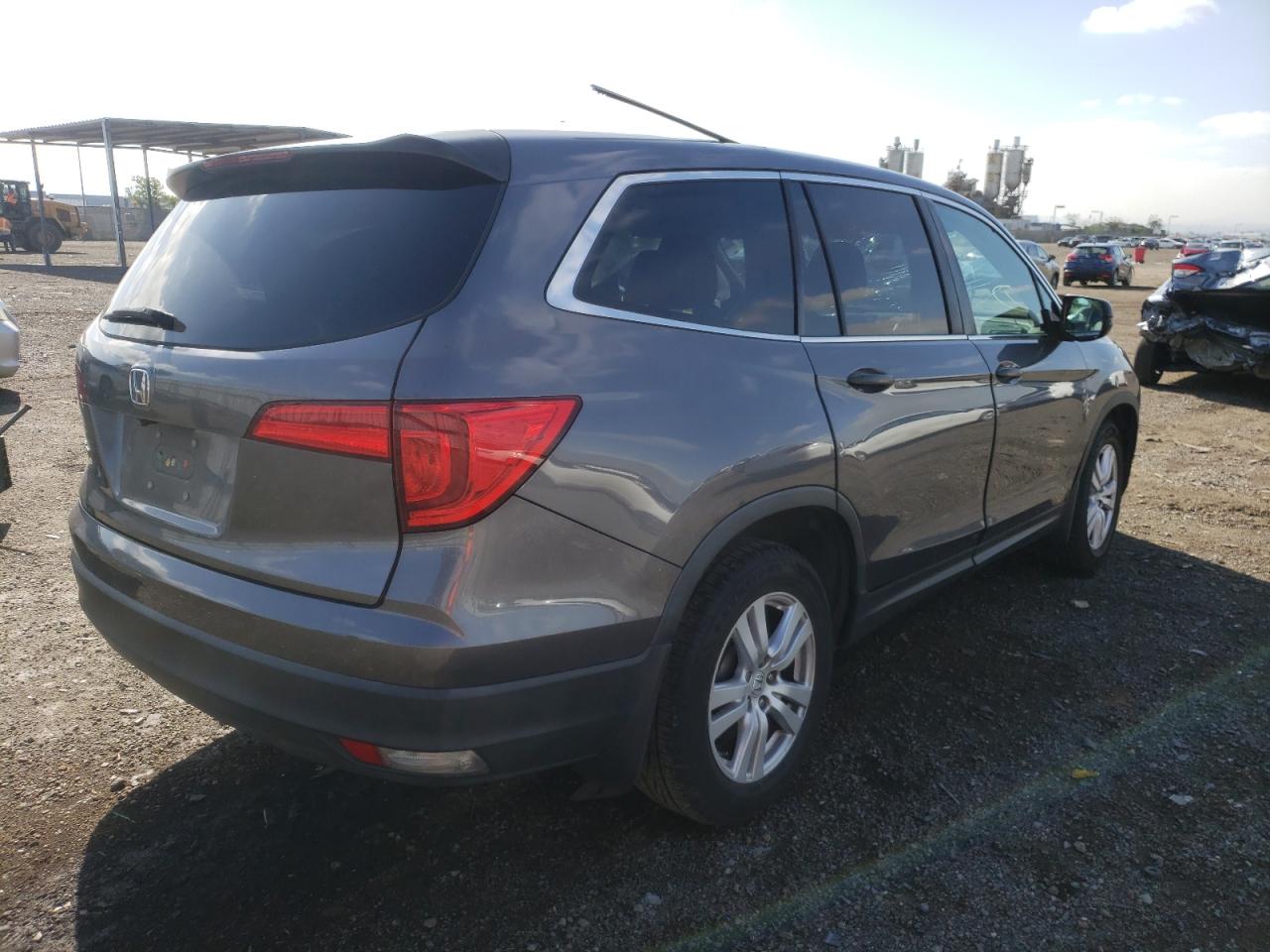 Photo 4 from auction – 2016 HONDA PILOT LX with VIN 5FNYF5H13GB020380