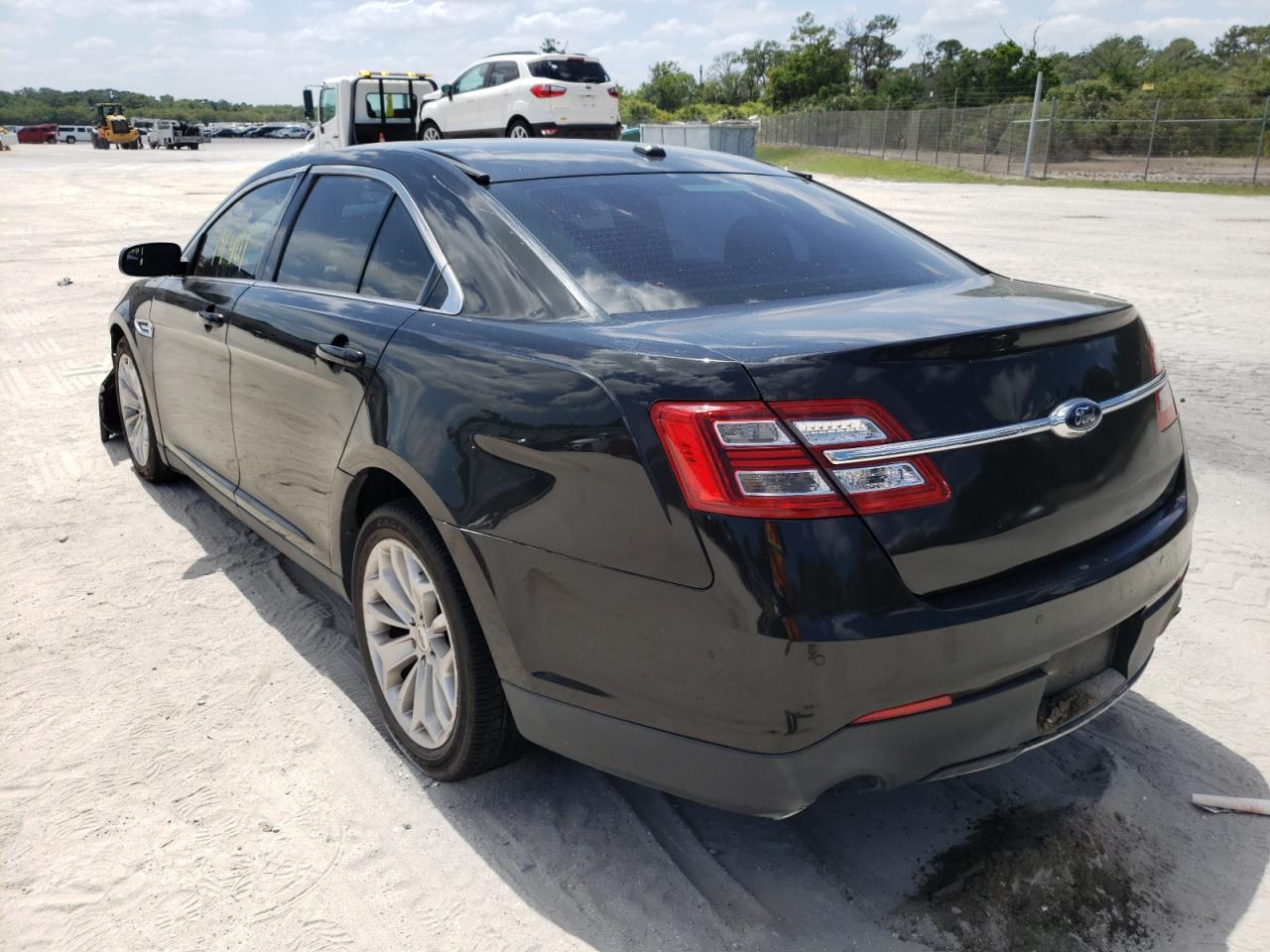 Photo 3 from auction – 2015 FORD TAURUS LIM with VIN 1FAHP2F82FG101389