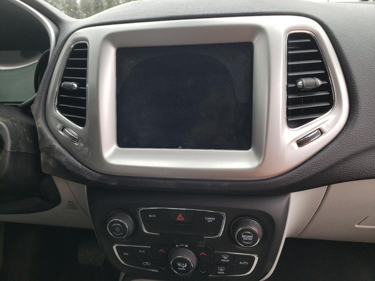 Photo 9 from auction – 2018 JEEP COMPASS LA with VIN 3C4NJDBB6JT200829