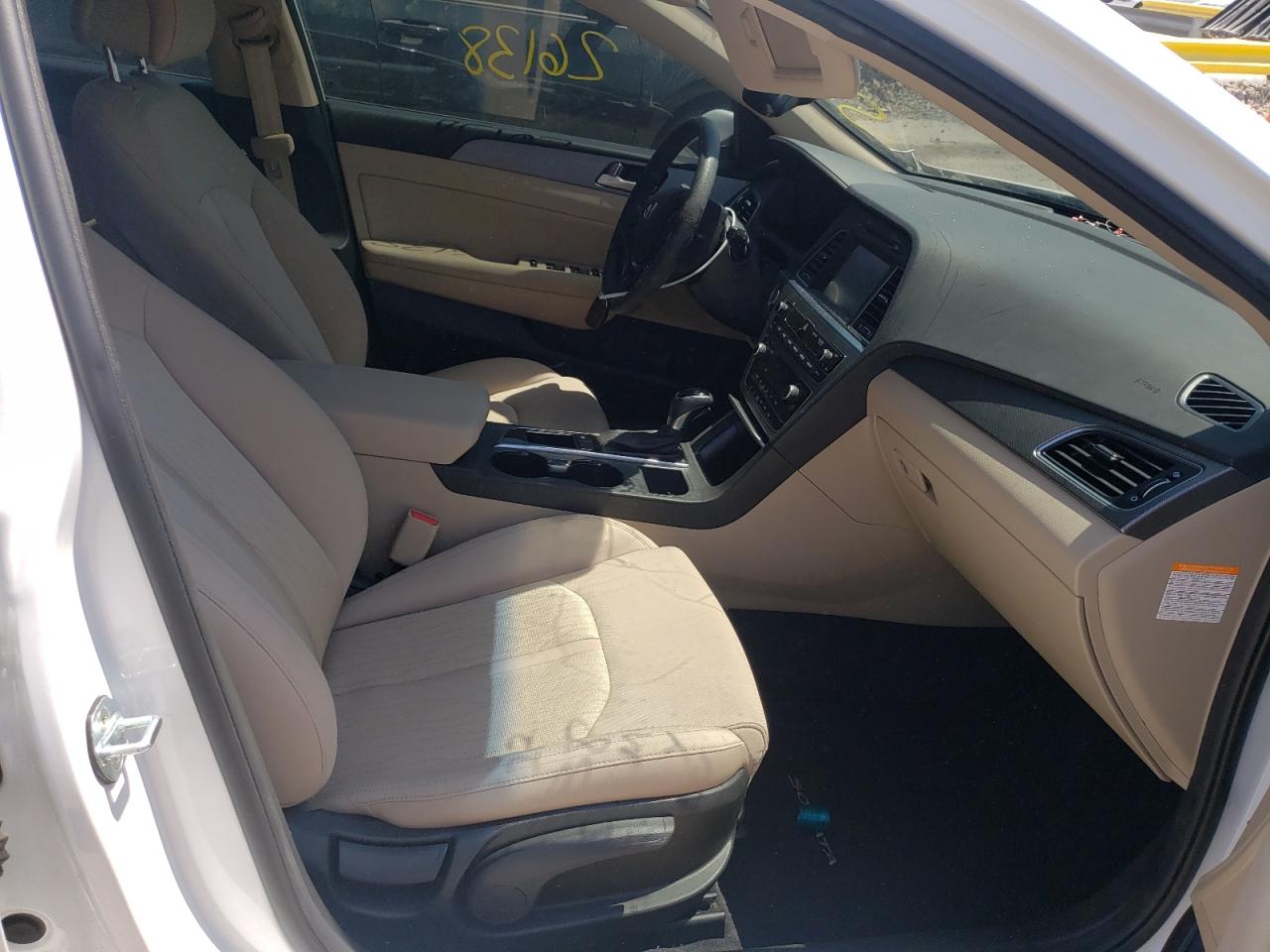 Photo 5 from auction – 2017 HYUNDAI SONATA HYB with VIN KMHE24L35HA074769