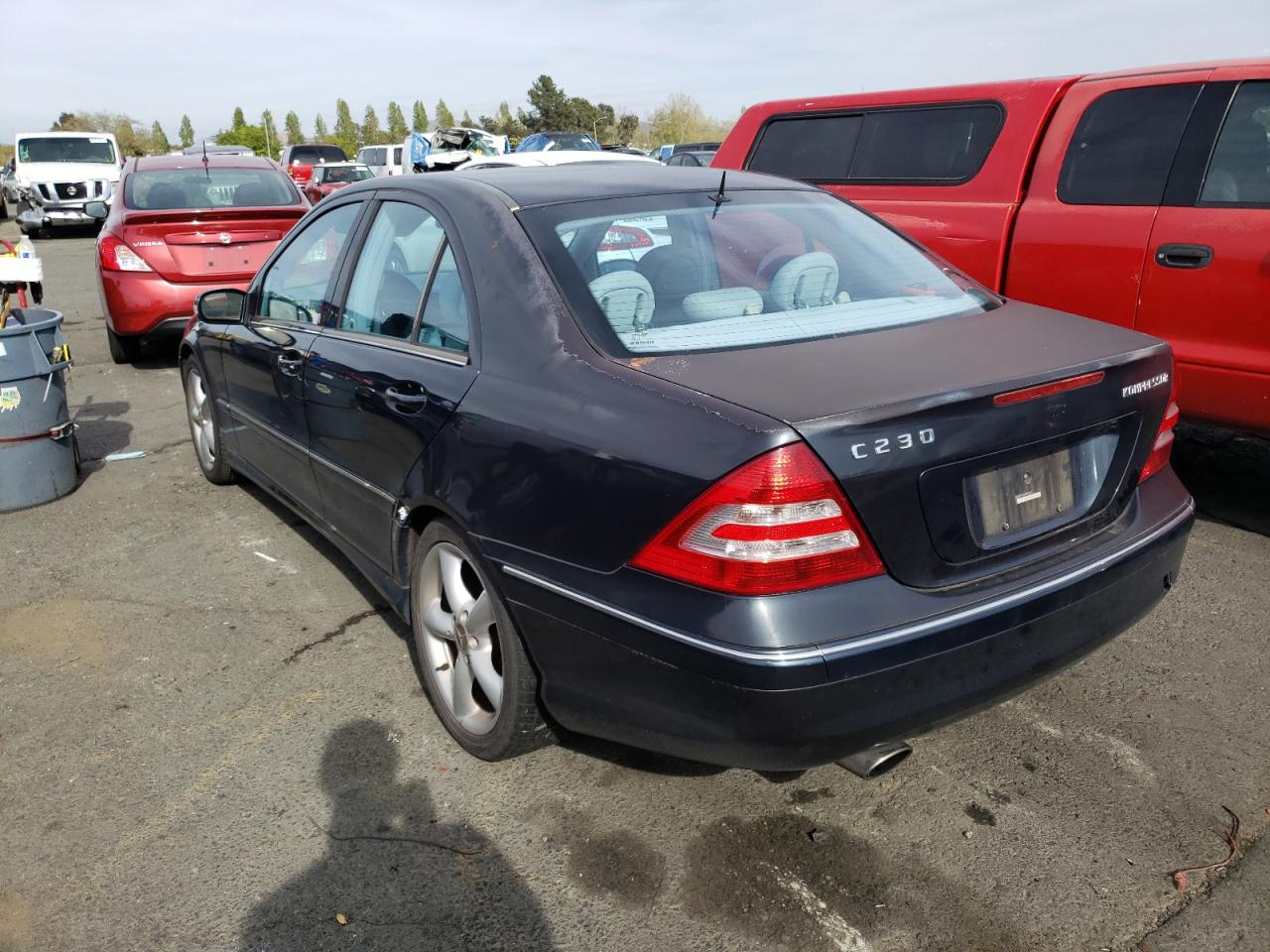 Photo 3 from auction – 2005 MERCEDES-BENZ C-CLASS with VIN WDBRF40J55F560010