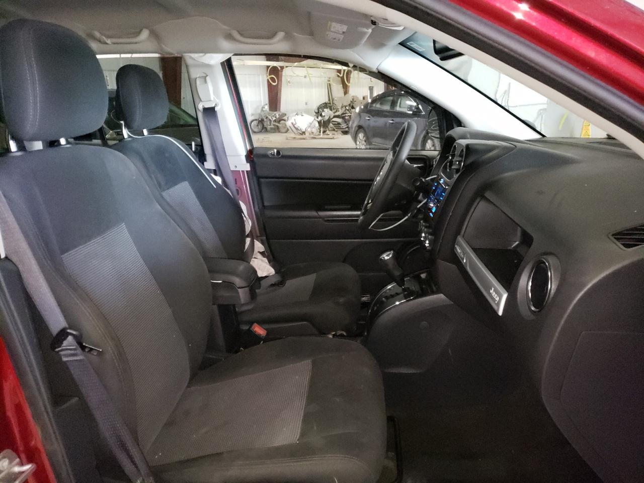 Photo 5 from auction – 2017 JEEP COMPASS SP with VIN 1C4NJDBBXHD106369