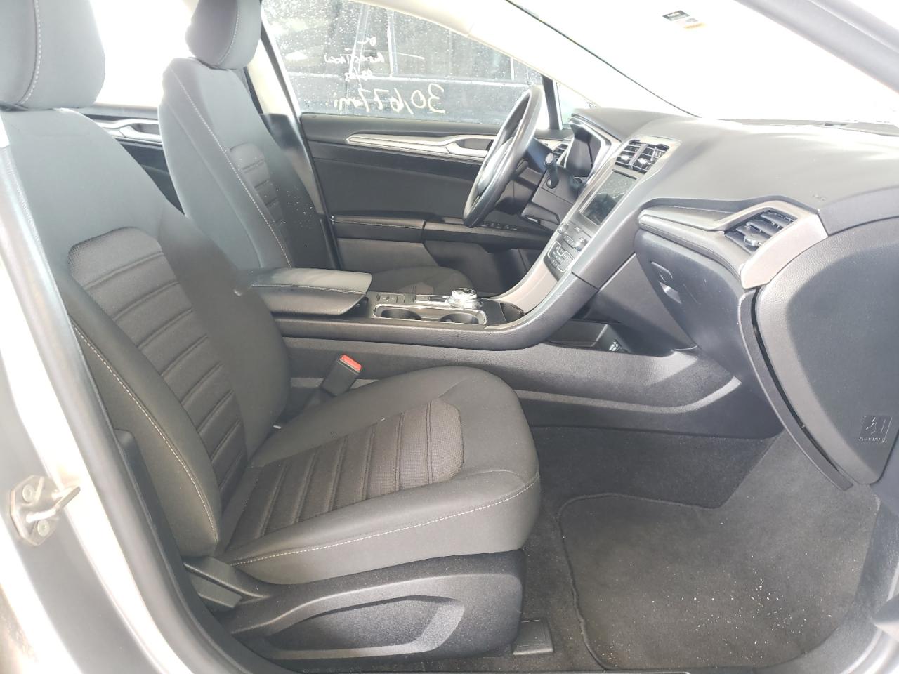 Photo 5 from auction – 2020 FORD FUSION with VIN 3FA6P0HD0LR172536