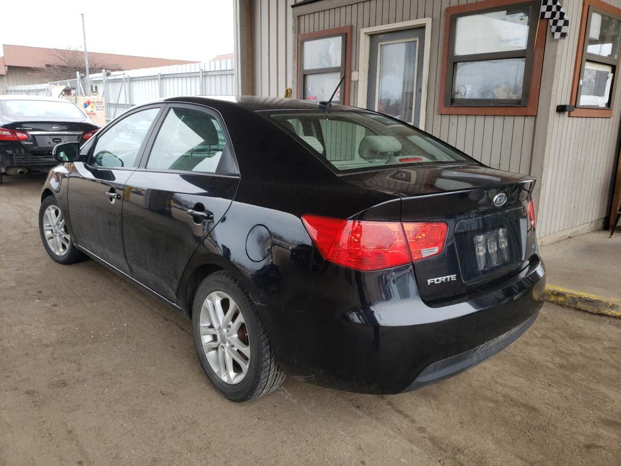 Photo 3 from auction – 2011 KIA FORTE EX with VIN KNAFU4A29B5373854