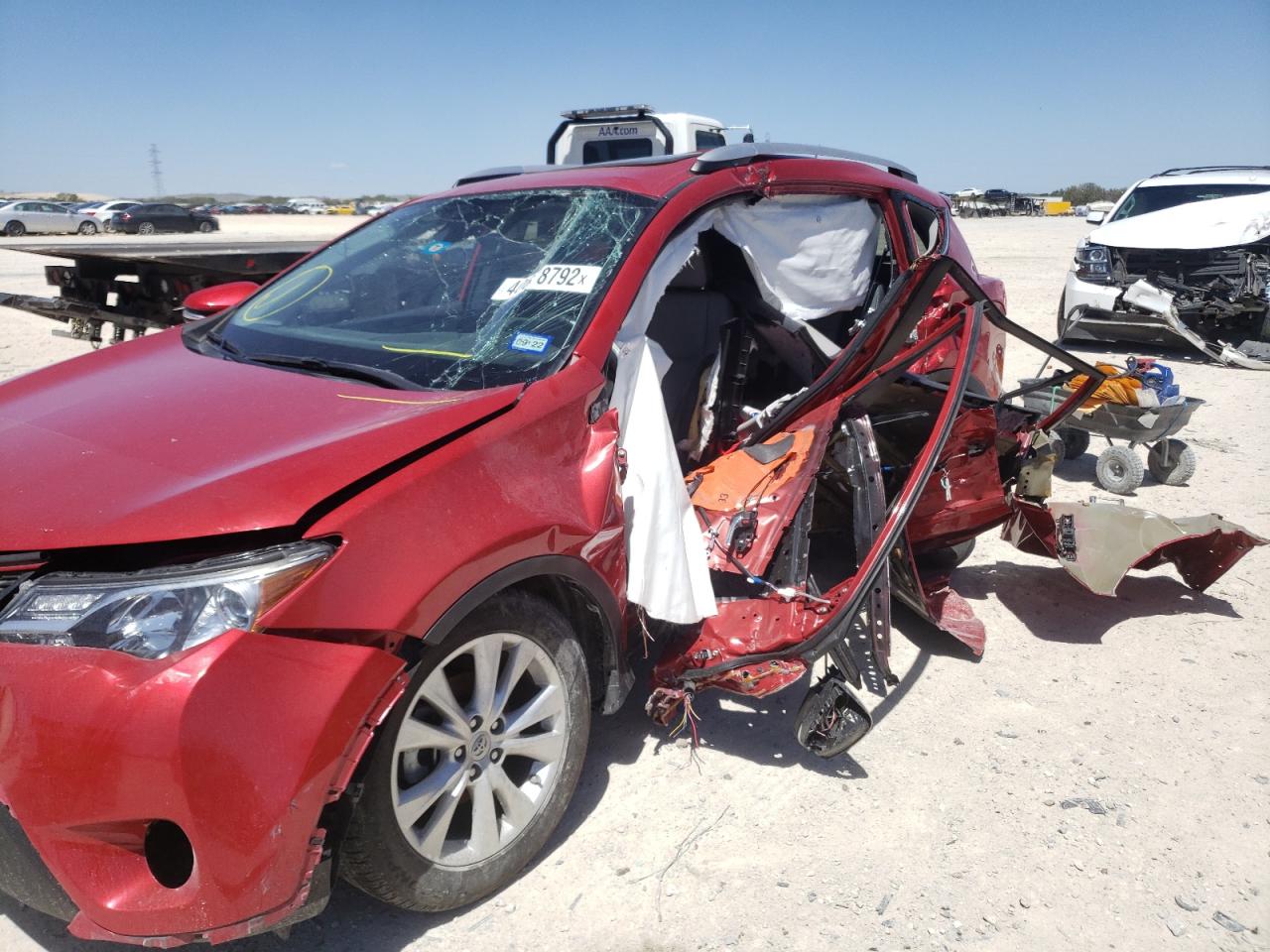 Photo 9 from auction – 2015 TOYOTA RAV4 LIMIT with VIN 2T3YFREV1FW217829