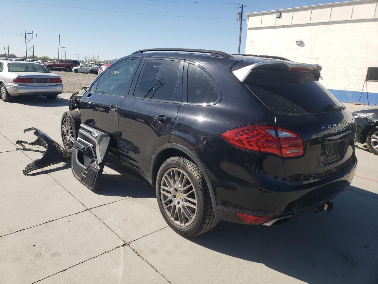 Photo 3 from auction – 2014 PORSCHE CAYENNE with VIN WP1AA2A23ELA95977