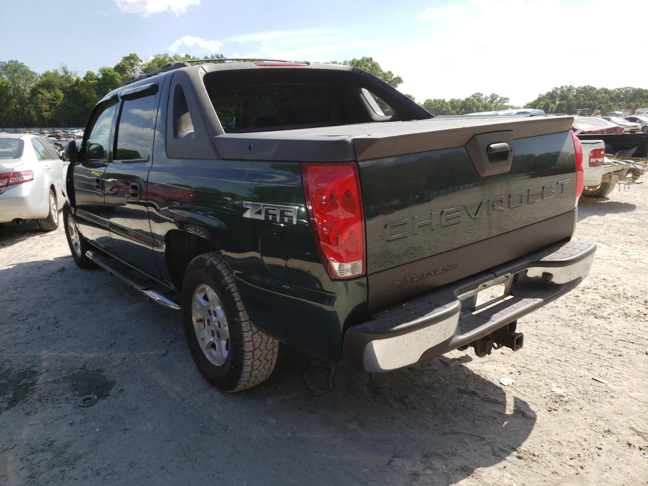 Photo 3 from auction – 2004 CHEVROLET AVALANCHE with VIN 3GNEC12T54G283658