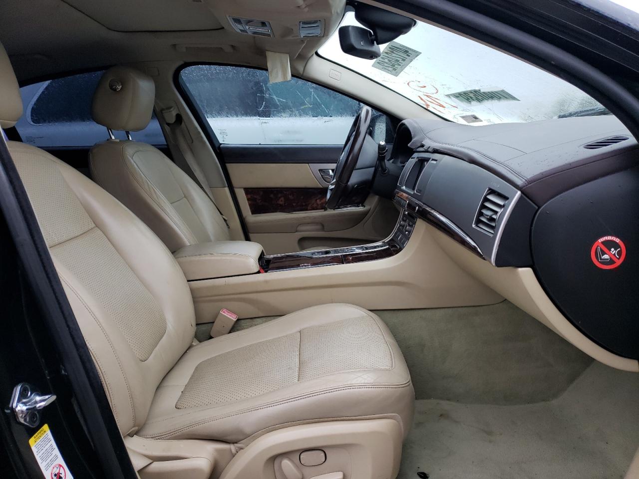 Photo 5 from auction – 2011 JAGUAR XF PREMIUM with VIN SAJWA0GB2BLR96869