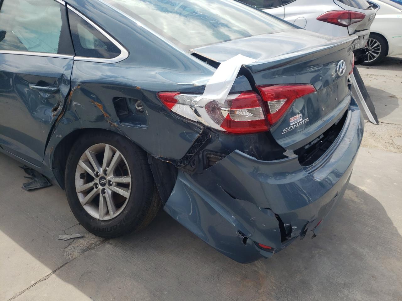 Photo 9 from auction – 2016 HYUNDAI SONATA SE with VIN 5NPE24AF7GH347056
