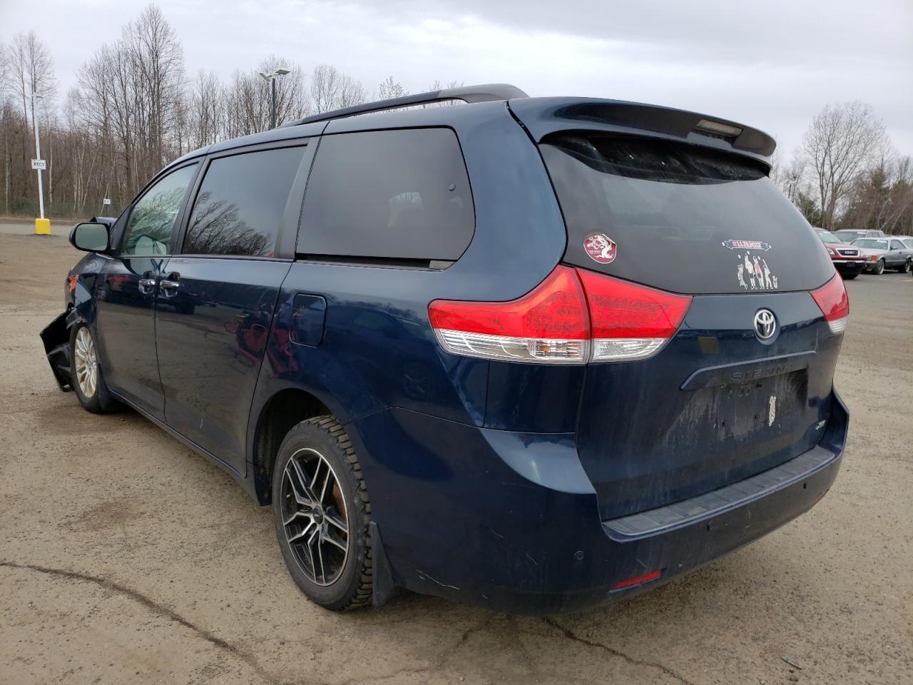 Photo 3 from auction – 2012 TOYOTA SIENNA XLE with VIN 5TDYK3DCXCS275055