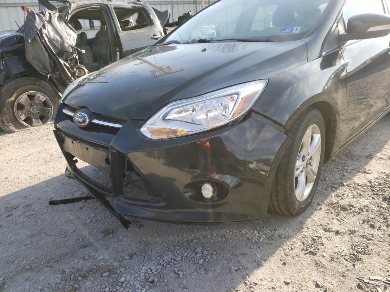 Zdjęcie 9 z aukcji – 2014 FORD FOCUS SE z VIN 1FADP3K29EL400065