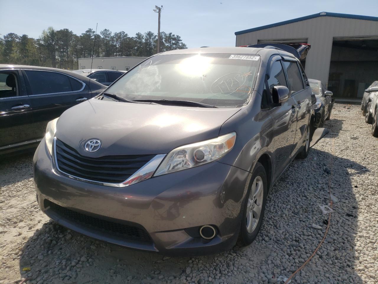 Photo 2 from auction – 2013 TOYOTA SIENNA LE with VIN 5TDKK3DC3DS372055