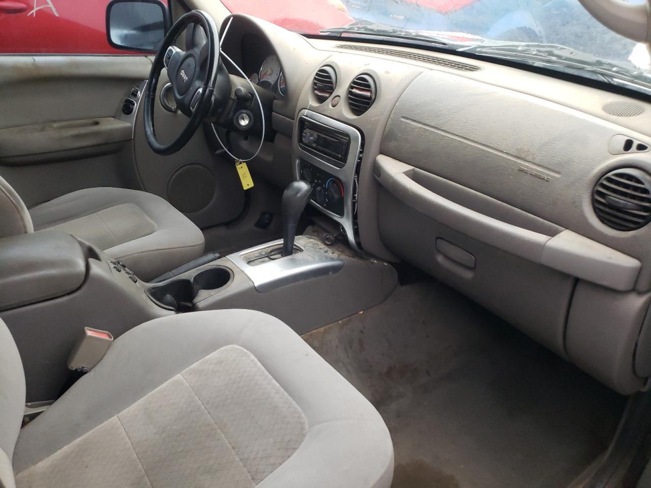 Photo 5 from auction – 2004 JEEP LIBERTY with VIN 1J4GK58K04W159013