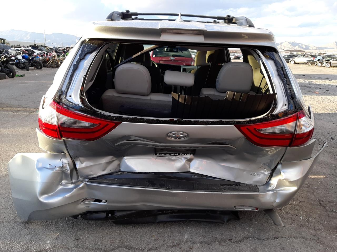 Photo 9 from auction – 2020 TOYOTA SIENNA XLE with VIN 5TDYZ3DC7LS080669