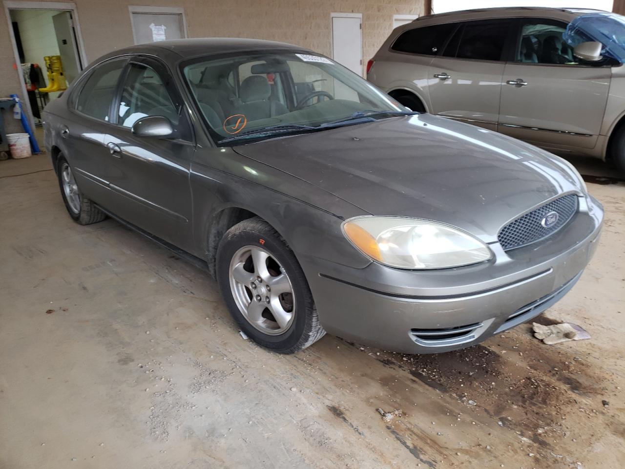 FORD TAURUS SE 2004 with VIN 1FAFP53U94A107569 - Photo from auction