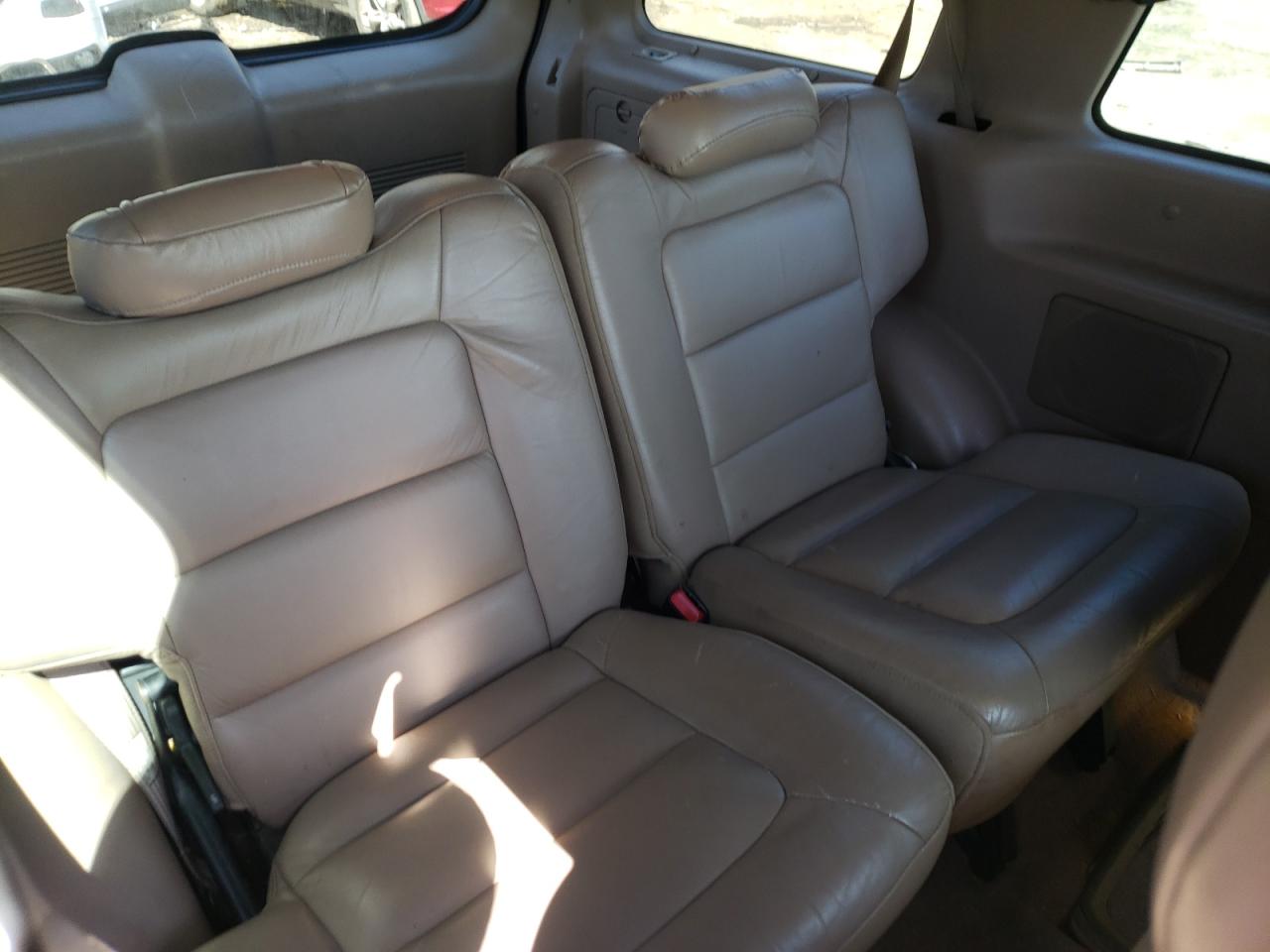 Photo 6 from auction – 2002 FORD EXPLORER S with VIN 1FMYU70E52UB53654
