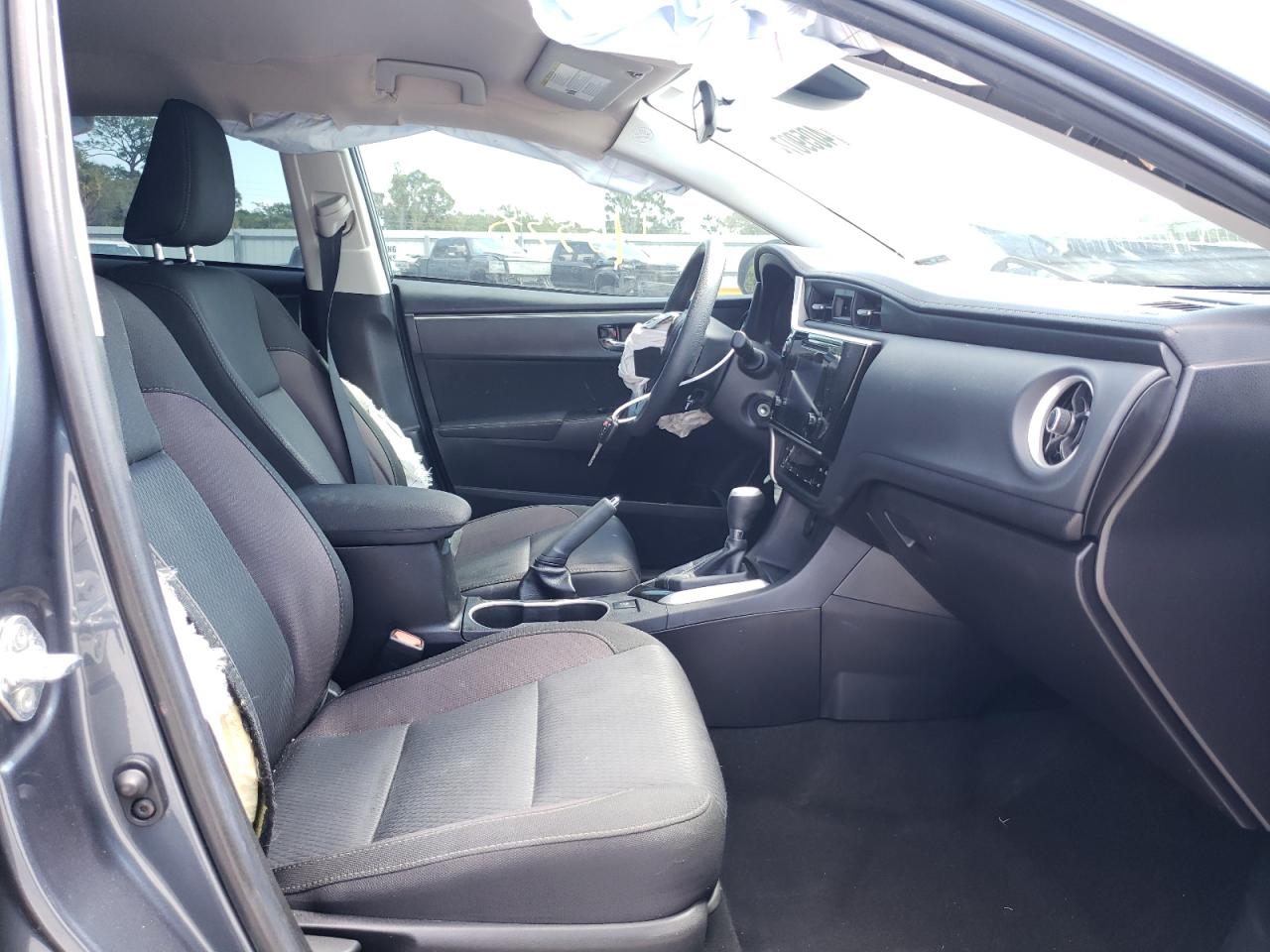 Photo 5 from auction – 2018 TOYOTA COROLLA L with VIN 2T1BURHE2JC994160