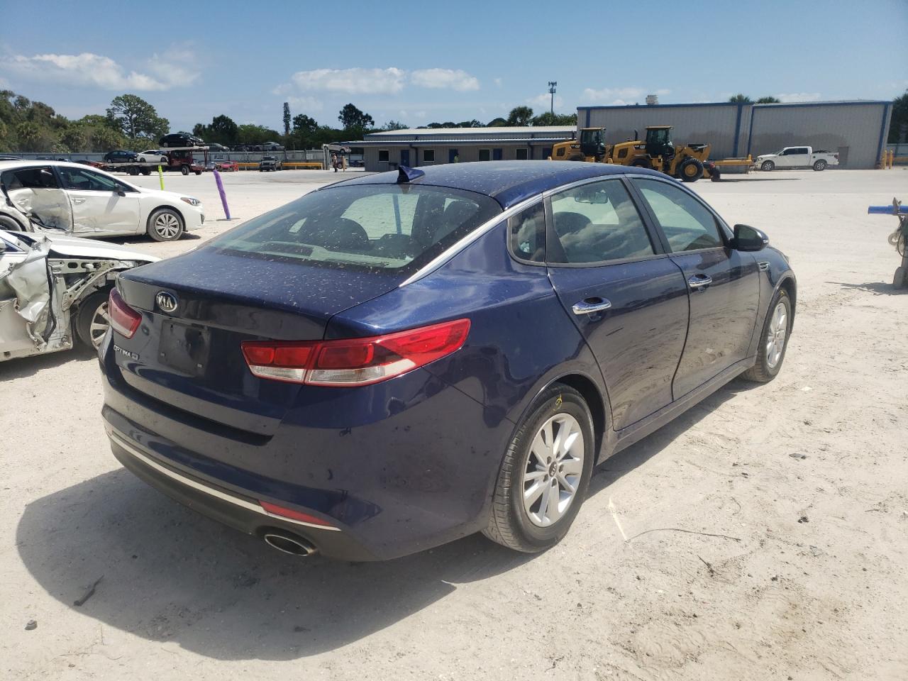 Photo 4 from auction – 2018 KIA OPTIMA LX with VIN 5XXGT4L30JG223335